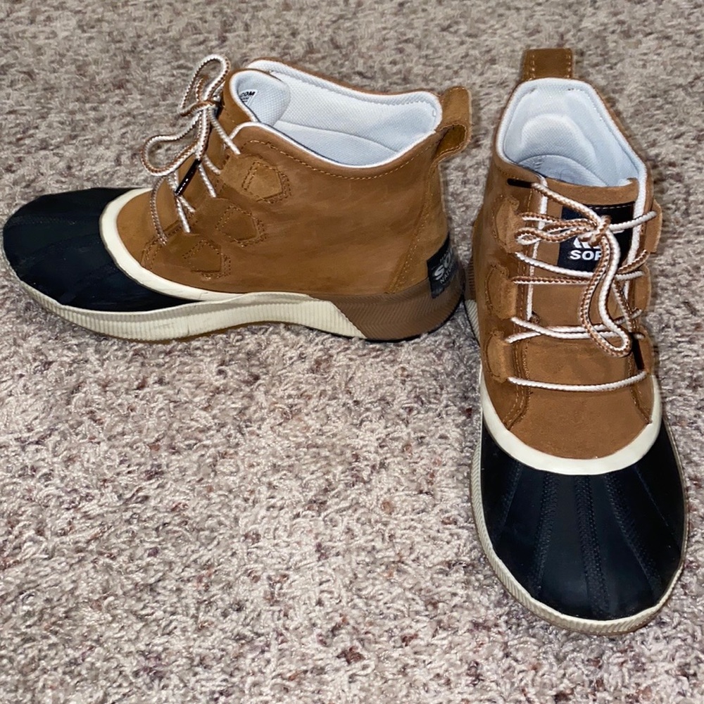 Sorel Womens Out and About boots